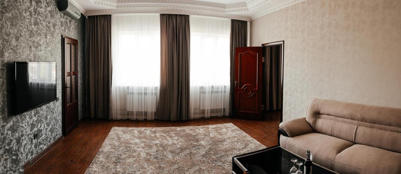 Grand Hotel Bișkek Exterior foto