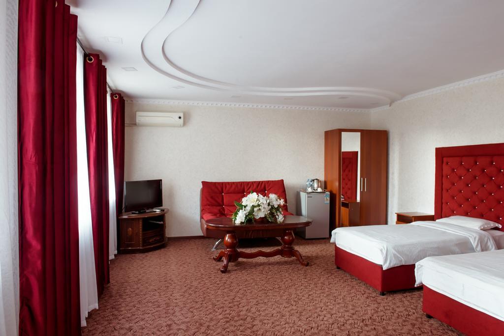 Grand Hotel Bișkek Exterior foto